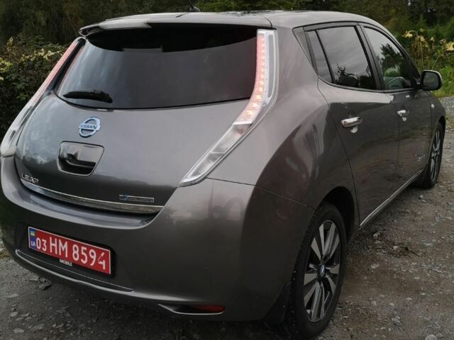 Серый Ниссан Лиф, объемом двигателя 0 л и пробегом 147 тыс. км за 6700 $, фото 3 на Automoto.ua