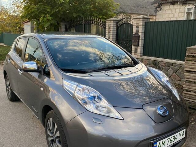 Ниссан Лиф 2013 в Житомире на Automoto.ua Серый Ниссан Лиф, объемом двигателя 0 л и пробегом 115 тыс. км за 6599 $, фото 2 на Automoto.ua