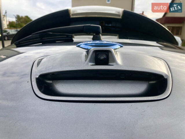 Сірий Ніссан Ліф, об'ємом двигуна 0 л та пробігом 129 тис. км за 8300 $, фото 29 на Automoto.ua