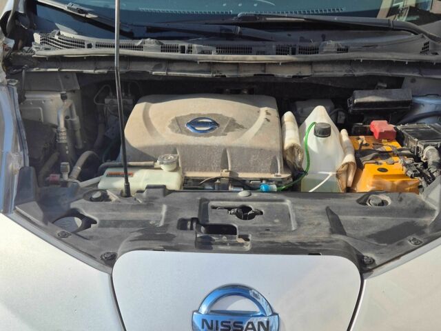 Серый Ниссан Лиф, объемом двигателя 0 л и пробегом 200 тыс. км за 9000 $, фото 8 на Automoto.ua