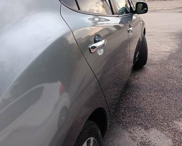 Серый Ниссан Лиф, объемом двигателя 0 л и пробегом 119 тыс. км за 8200 $, фото 23 на Automoto.ua