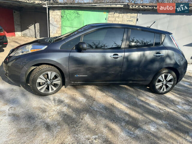 Сірий Ніссан Ліф, об'ємом двигуна 0 л та пробігом 200 тис. км за 13000 $, фото 2 на Automoto.ua