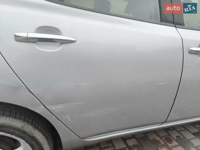 Серый Ниссан Лиф, объемом двигателя 0 л и пробегом 147 тыс. км за 4800 $, фото 12 на Automoto.ua