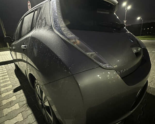 Серый Ниссан Лиф, объемом двигателя 0 л и пробегом 128 тыс. км за 7200 $, фото 19 на Automoto.ua