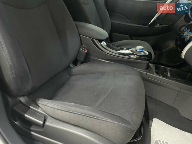 Серый Ниссан Лиф, объемом двигателя 0 л и пробегом 117 тыс. км за 6800 $, фото 32 на Automoto.ua