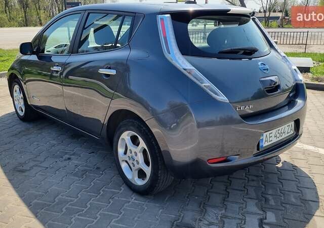 Серый Ниссан Лиф, объемом двигателя 0 л и пробегом 116 тыс. км за 7200 $, фото 2 на Automoto.ua