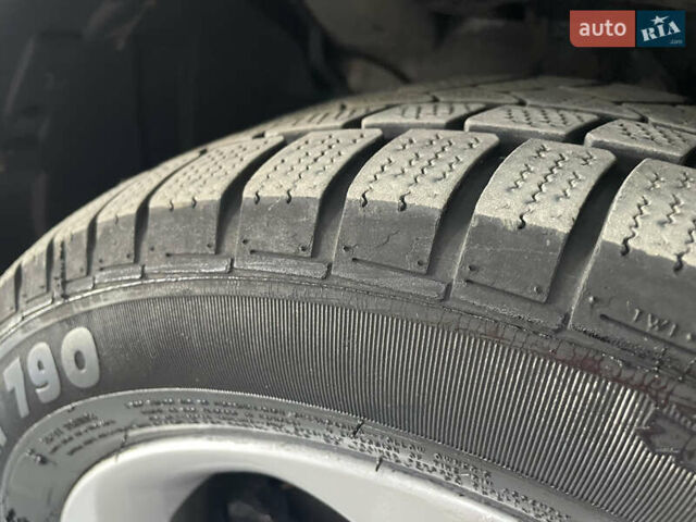 Серый Ниссан Лиф, объемом двигателя 0 л и пробегом 117 тыс. км за 6800 $, фото 62 на Automoto.ua