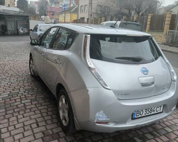 Серый Ниссан Лиф, объемом двигателя 0 л и пробегом 147 тыс. км за 4800 $, фото 10 на Automoto.ua