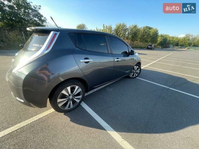 Ниссан Лиф 2013 в Виннице на Automoto.ua Серый Ниссан Лиф, объемом двигателя 0 л и пробегом 280 тыс. км за 5700 $, фото 2 на Automoto.ua