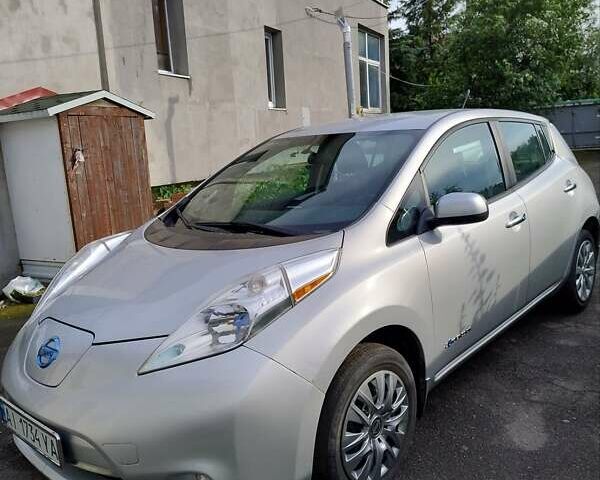 Серый Ниссан Лиф, объемом двигателя 0 л и пробегом 189 тыс. км за 6000 $, фото 7 на Automoto.ua