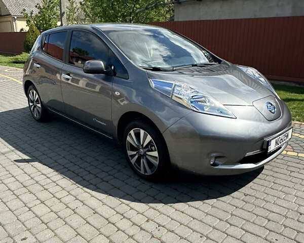 Серый Ниссан Лиф, объемом двигателя 0 л и пробегом 128 тыс. км за 7200 $, фото 6 на Automoto.ua