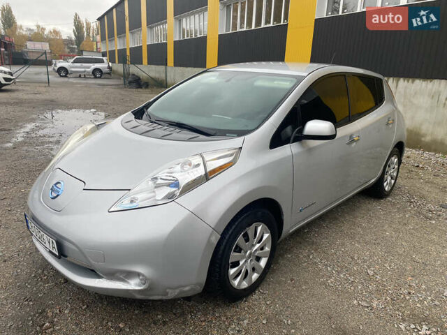 Ниссан Лиф 2013 в Нежине на Automoto.ua Серый Ниссан Лиф, объемом двигателя 0 л и пробегом 181 тыс. км за 5100 $, фото 15 на Automoto.ua