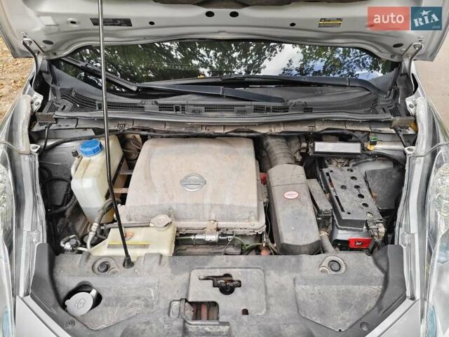 Сірий Ніссан Ліф, об'ємом двигуна 0 л та пробігом 157 тис. км за 9300 $, фото 12 на Automoto.ua