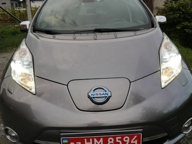 Серый Ниссан Лиф, объемом двигателя 0 л и пробегом 147 тыс. км за 6700 $, фото 5 на Automoto.ua