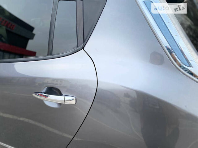 Серый Ниссан Лиф, объемом двигателя 0 л и пробегом 121 тыс. км за 8000 $, фото 13 на Automoto.ua