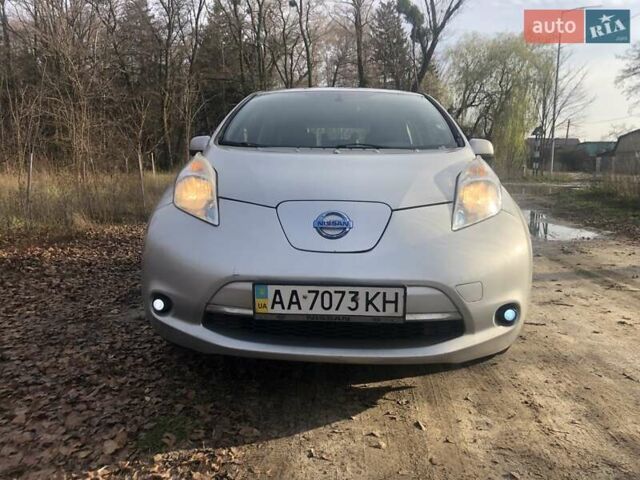 Серый Ниссан Лиф, объемом двигателя 0 л и пробегом 168 тыс. км за 10508 $, фото 2 на Automoto.ua