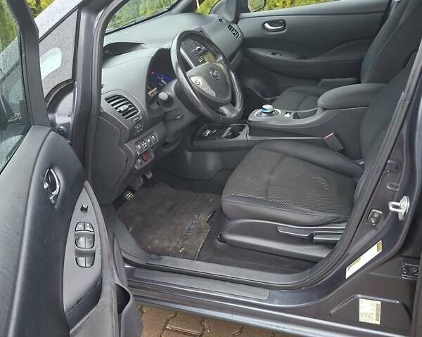 Серый Ниссан Лиф, объемом двигателя 0 л и пробегом 148 тыс. км за 5700 $, фото 9 на Automoto.ua