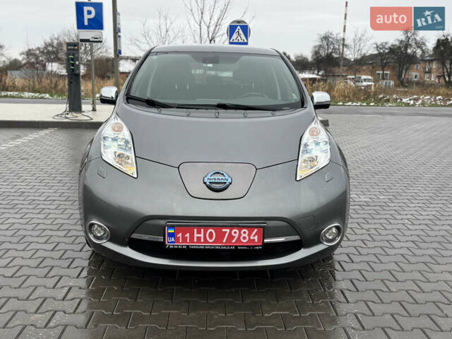 Серый Ниссан Лиф, объемом двигателя 0 л и пробегом 125 тыс. км за 6750 $, фото 9 на Automoto.ua