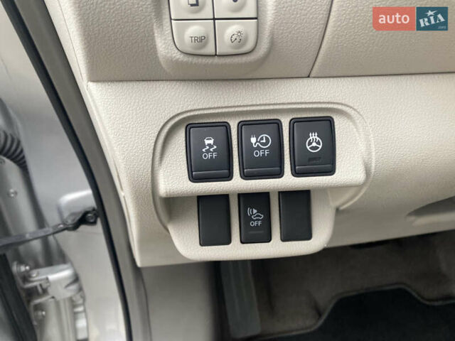 Сірий Ніссан Ліф, об'ємом двигуна 0 л та пробігом 70 тис. км за 4590 $, фото 14 на Automoto.ua