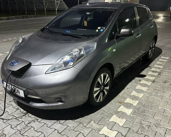 Серый Ниссан Лиф, объемом двигателя 0 л и пробегом 128 тыс. км за 7200 $, фото 15 на Automoto.ua