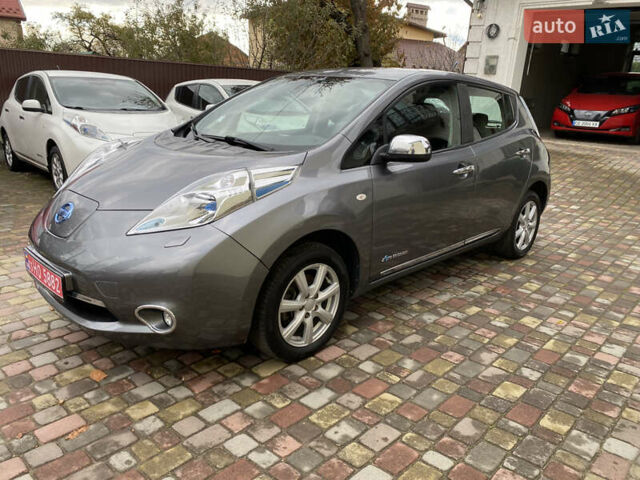 Серый Ниссан Лиф, объемом двигателя 0 л и пробегом 140 тыс. км за 5490 $, фото 4 на Automoto.ua