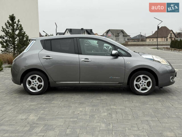 Сірий Ніссан Ліф, об'ємом двигуна 0 л та пробігом 126 тис. км за 5750 $, фото 5 на Automoto.ua