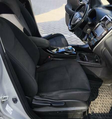 Сірий Ніссан Ліф, об'ємом двигуна 0 л та пробігом 91 тис. км за 6500 $, фото 5 на Automoto.ua