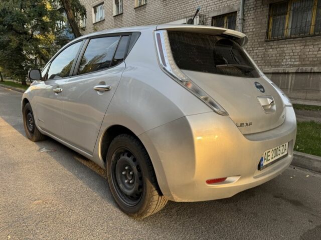 Серый Ниссан Лиф, объемом двигателя 0 л и пробегом 151 тыс. км за 6800 $, фото 3 на Automoto.ua