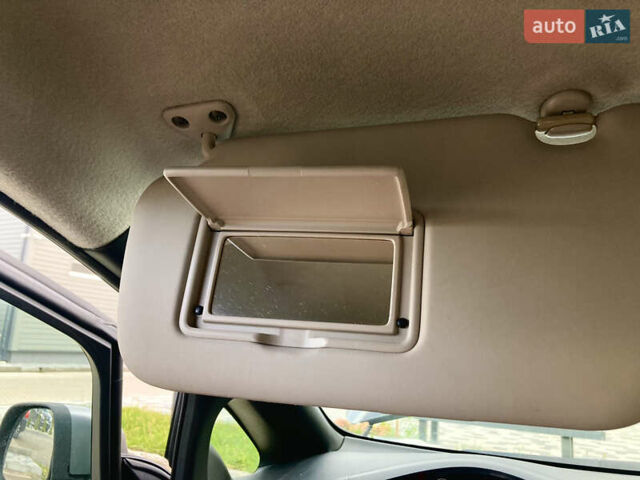 Сірий Ніссан Ліф, об'ємом двигуна 0 л та пробігом 129 тис. км за 8300 $, фото 37 на Automoto.ua