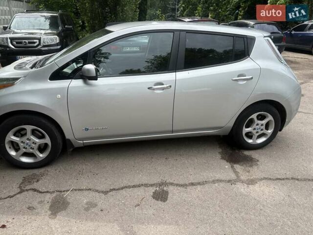 Серый Ниссан Лиф, объемом двигателя 0 л и пробегом 160 тыс. км за 5300 $, фото 1 на Automoto.ua