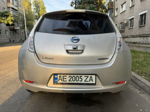 Серый Ниссан Лиф, объемом двигателя 0 л и пробегом 151 тыс. км за 6800 $, фото 4 на Automoto.ua