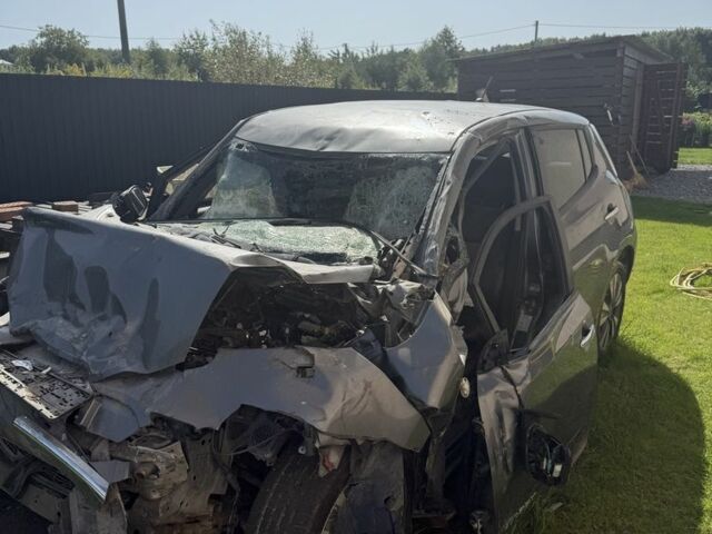 Сірий Ніссан Ліф, об'ємом двигуна 0 л та пробігом 160 тис. км за 2000 $, фото 4 на Automoto.ua