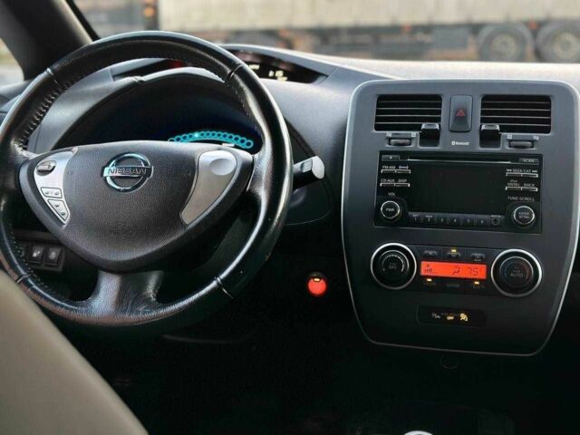 Серый Ниссан Лиф, объемом двигателя 0 л и пробегом 75 тыс. км за 5000 $, фото 15 на Automoto.ua