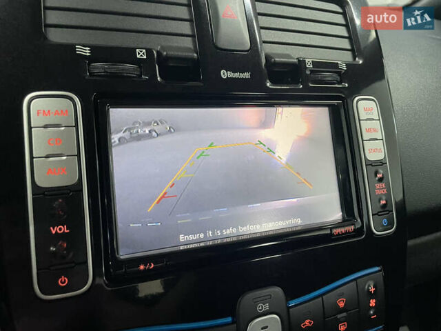 Серый Ниссан Лиф, объемом двигателя 0 л и пробегом 117 тыс. км за 6800 $, фото 16 на Automoto.ua