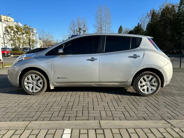 Серый Ниссан Лиф, объемом двигателя 0 л и пробегом 190 тыс. км за 6000 $, фото 2 на Automoto.ua