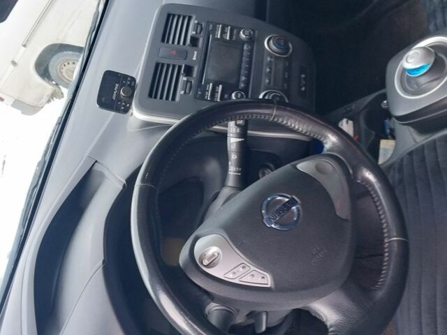 Серый Ниссан Лиф, объемом двигателя 0 л и пробегом 144 тыс. км за 6200 $, фото 4 на Automoto.ua