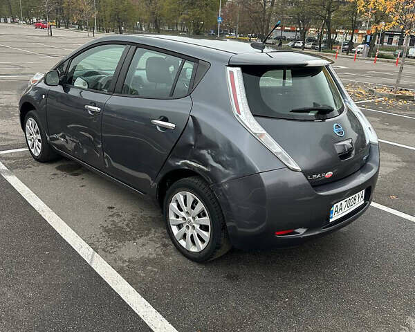 Серый Ниссан Лиф, объемом двигателя 0 л и пробегом 175 тыс. км за 4500 $, фото 3 на Automoto.ua