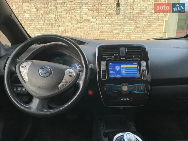 Серый Ниссан Лиф, объемом двигателя 0 л и пробегом 107 тыс. км за 6299 $, фото 20 на Automoto.ua