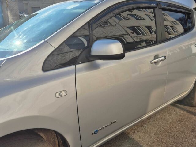 Серый Ниссан Лиф, объемом двигателя 0 л и пробегом 200 тыс. км за 9000 $, фото 11 на Automoto.ua