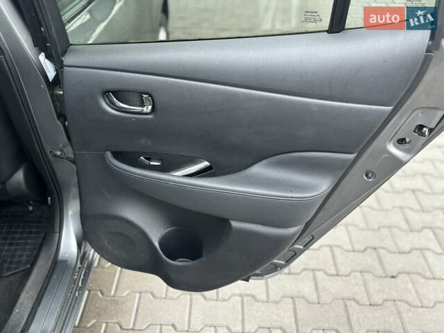 Серый Ниссан Лиф, объемом двигателя 0 л и пробегом 125 тыс. км за 6750 $, фото 33 на Automoto.ua