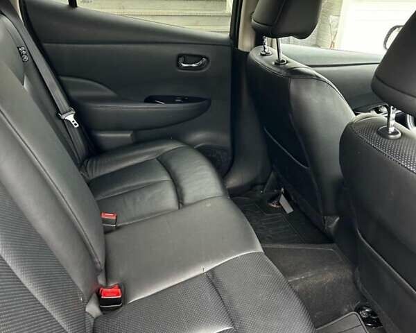 Серый Ниссан Лиф, объемом двигателя 0 л и пробегом 126 тыс. км за 7900 $, фото 9 на Automoto.ua