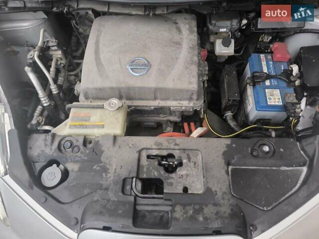 Серый Ниссан Лиф, объемом двигателя 0 л и пробегом 147 тыс. км за 4800 $, фото 29 на Automoto.ua