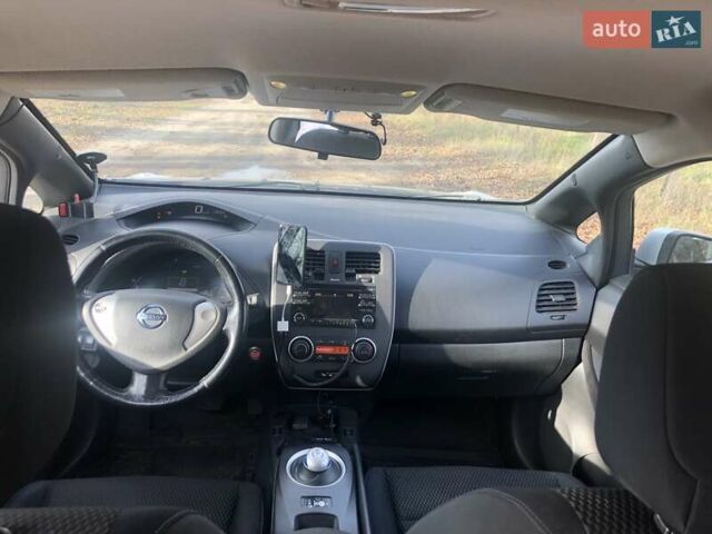 Серый Ниссан Лиф, объемом двигателя 0 л и пробегом 168 тыс. км за 10508 $, фото 11 на Automoto.ua