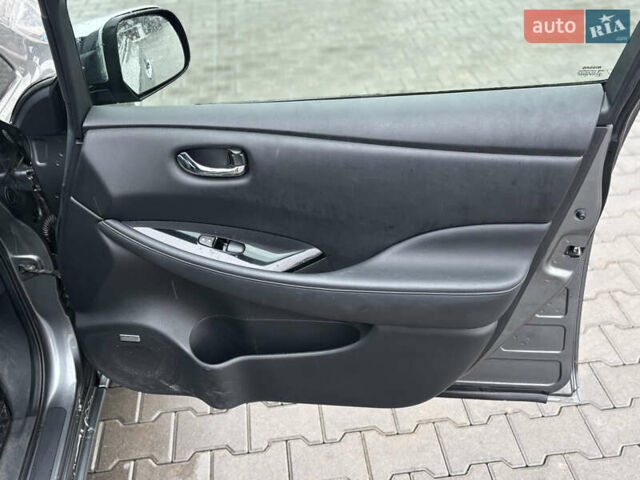 Серый Ниссан Лиф, объемом двигателя 0 л и пробегом 125 тыс. км за 6750 $, фото 35 на Automoto.ua