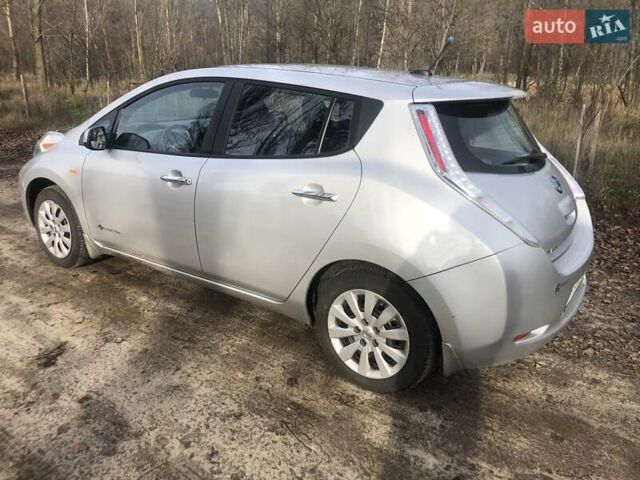 Серый Ниссан Лиф, объемом двигателя 0 л и пробегом 168 тыс. км за 10508 $, фото 8 на Automoto.ua