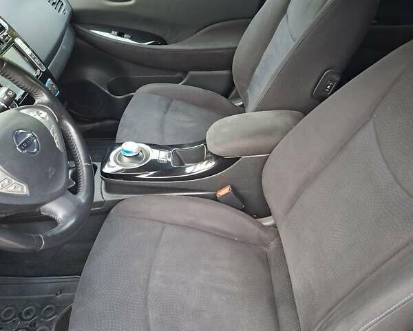 Ніссан Ліф 2013 у Луцьку на Automoto.ua Сірий Ніссан Ліф, об'ємом двигуна 0 л та пробігом 98 тис. км за 6500 $, фото 21 на Automoto.ua