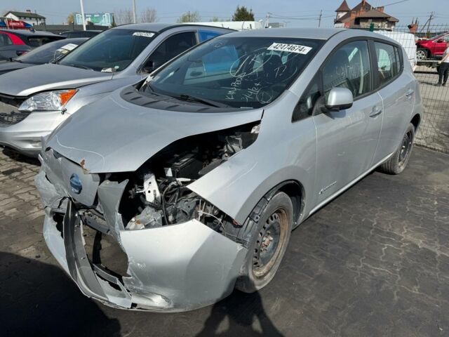 Серый Ниссан Лиф, объемом двигателя 0 л и пробегом 131 тыс. км за 4300 $, фото 5 на Automoto.ua