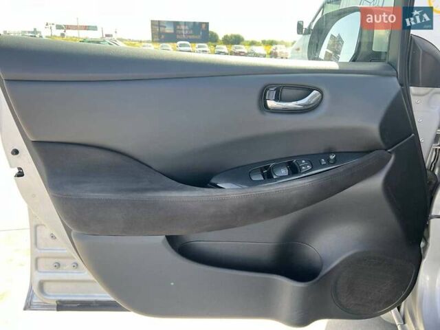 Серый Ниссан Лиф, объемом двигателя 0 л и пробегом 85 тыс. км за 6490 $, фото 15 на Automoto.ua