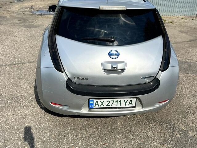 Серый Ниссан Лиф, объемом двигателя 0 л и пробегом 217 тыс. км за 5600 $, фото 2 на Automoto.ua