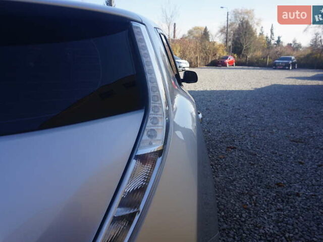 Серый Ниссан Лиф, объемом двигателя 0 л и пробегом 193 тыс. км за 5555 $, фото 21 на Automoto.ua